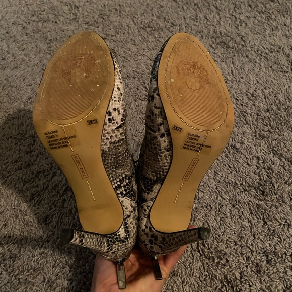 Vince Camuto Fionna Grey Snakeskin Lace Up Booties - Picture 4 of 6